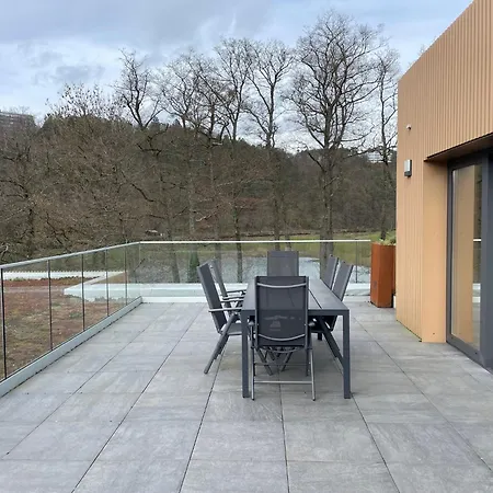 Penthouse Au Lac De Warfaaz