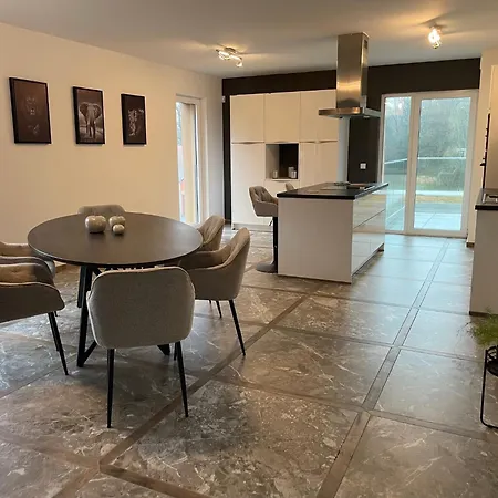 公寓 Penthouse Au Lac De Warfaaz