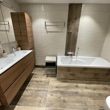 Apartment Penthouse Au Lac De Warfaaz Spa